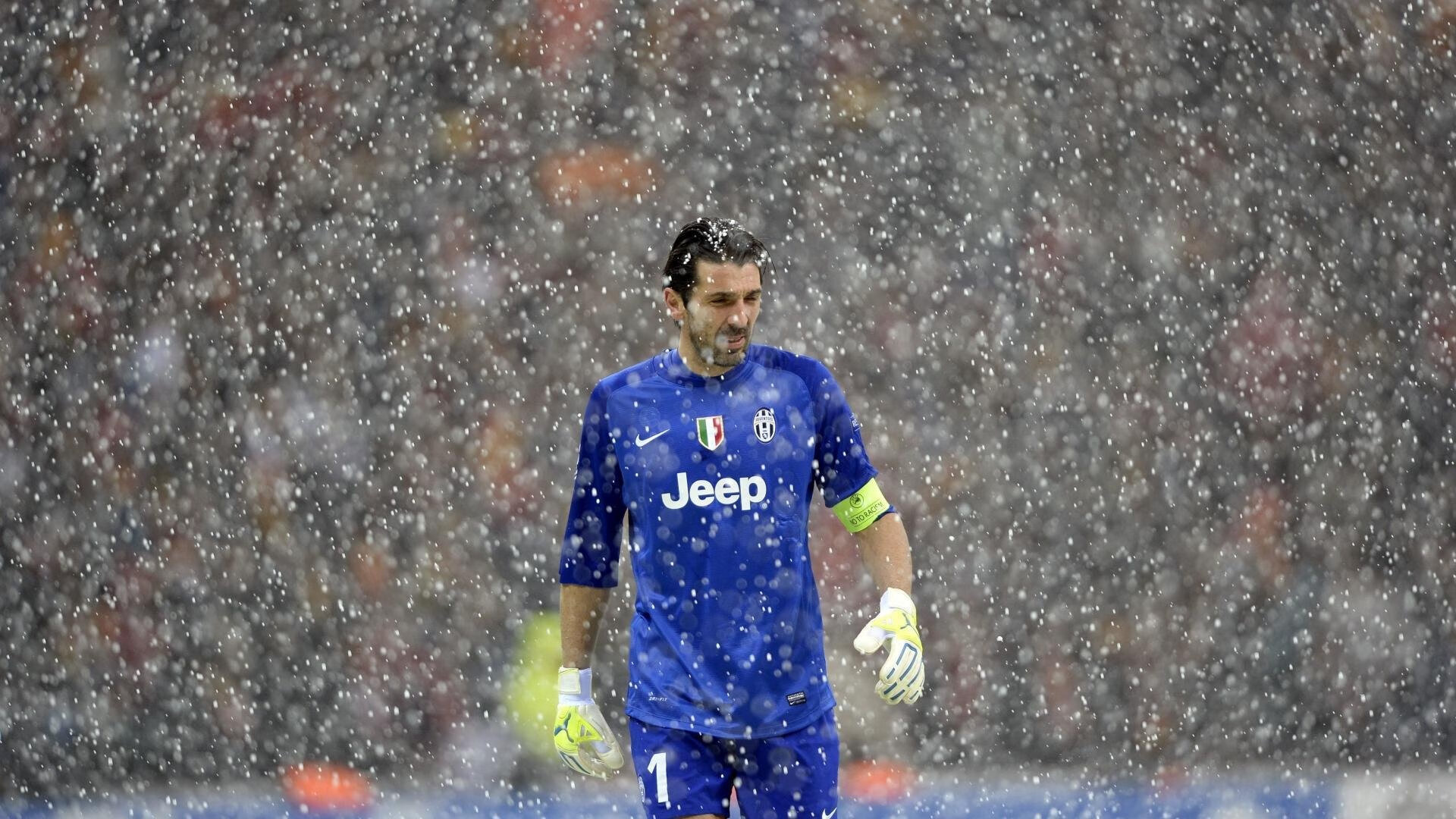 开云中国-_北极冰川自由潜：探索未知极限_，北极冰川走廊在哪