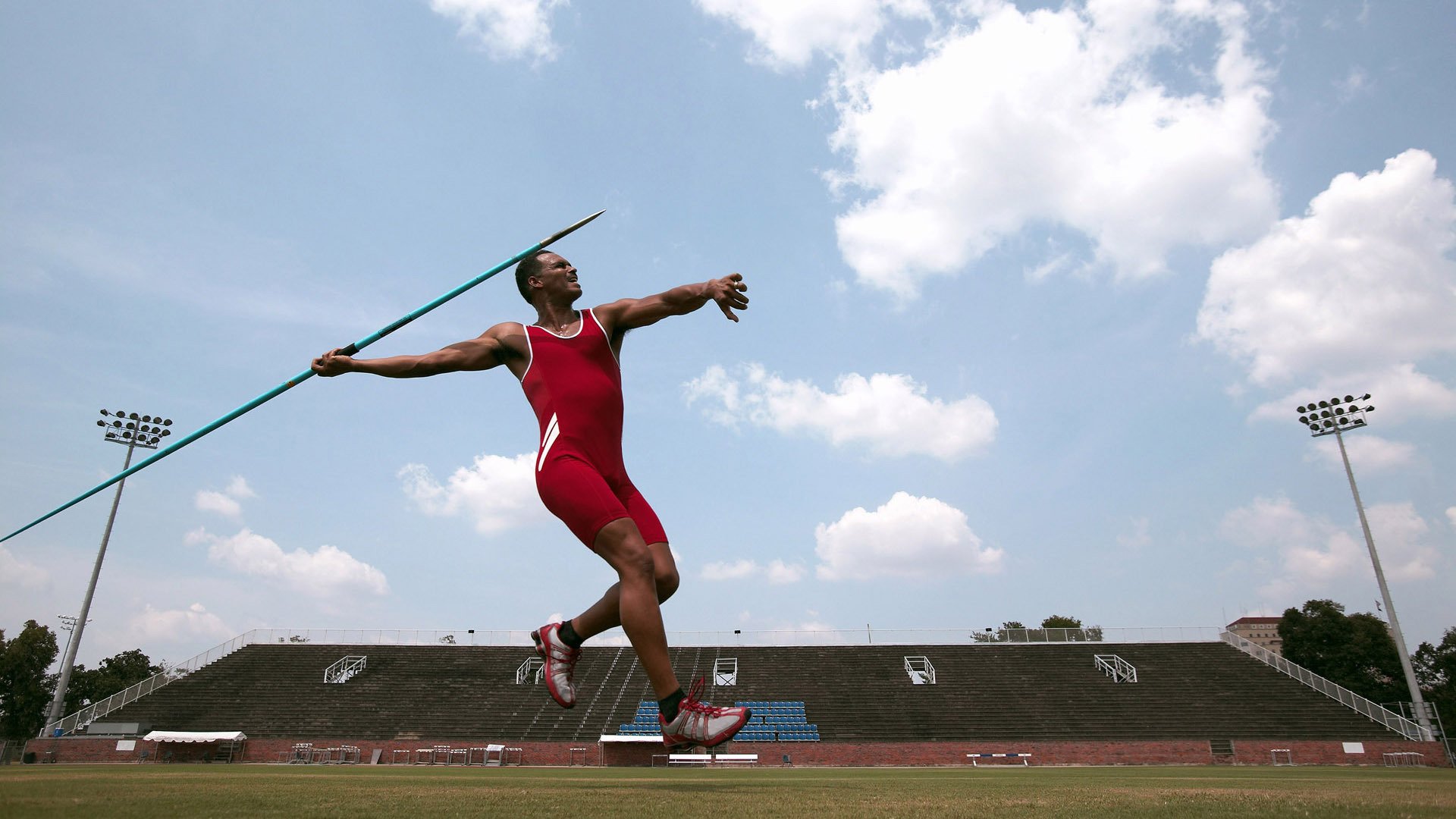 _大赛专访：幕后故事揭示比赛的精彩与辛苦_，比赛幕后工作者
